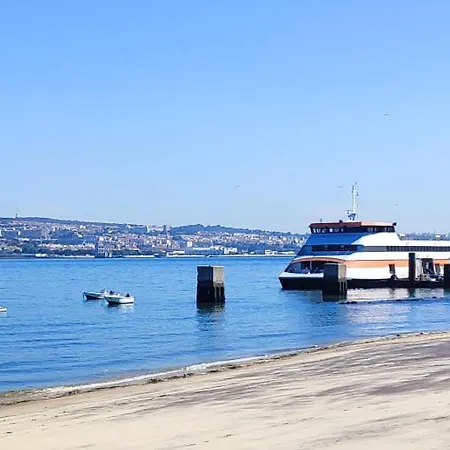 & - Сasa de vacaciones Trafaria